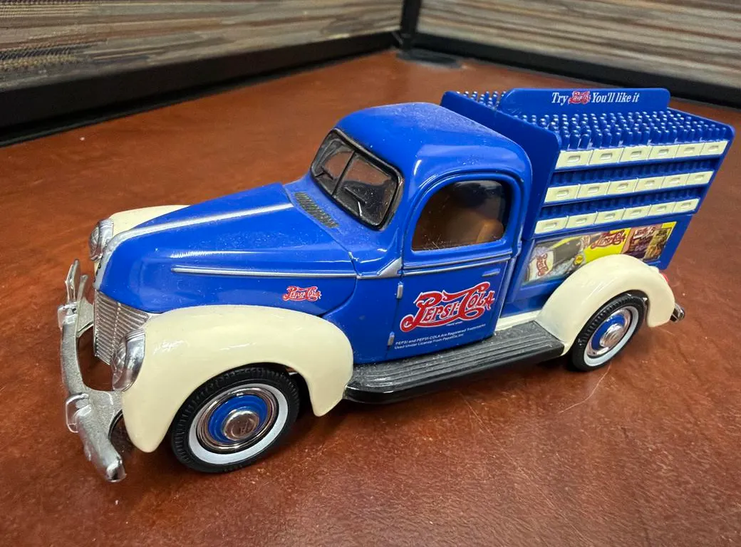 Pepsi Cola Delivery Truck - Golden - 1/24