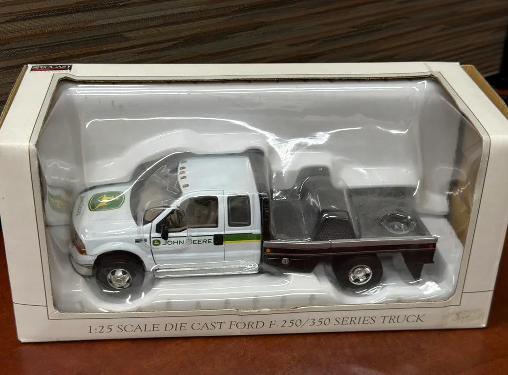 John Deere Ford F350 Flatbed Truck - 1/25