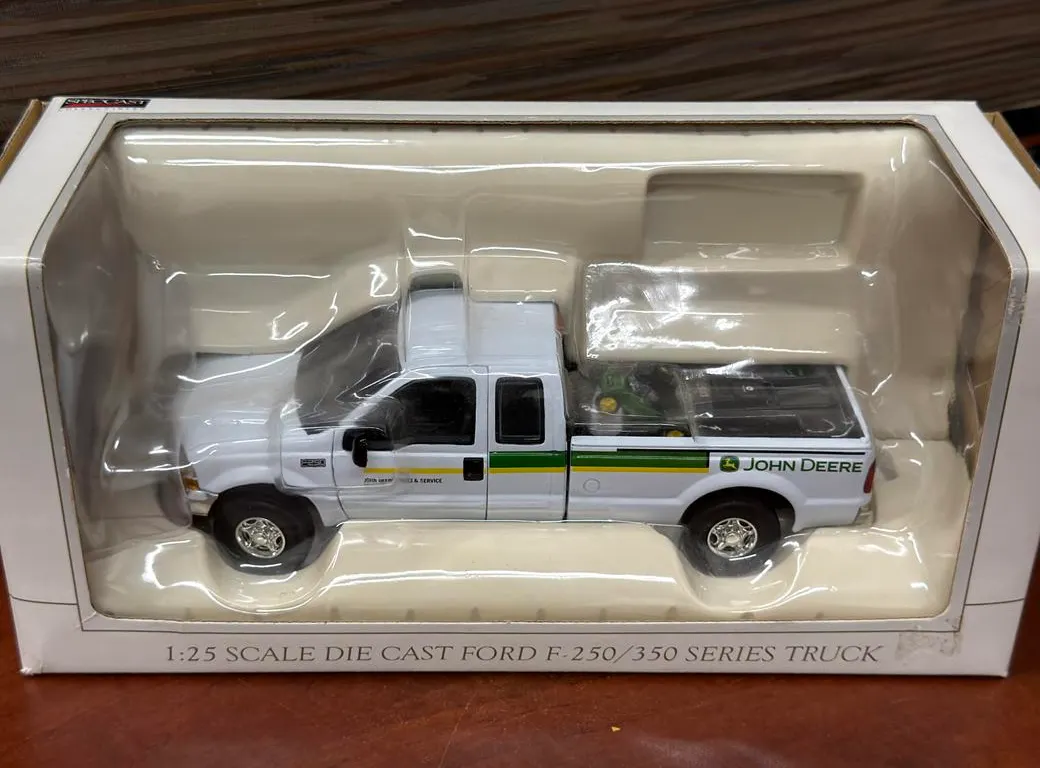 John Deere Ford F250 Truck & Lawn Mower - 1/25
