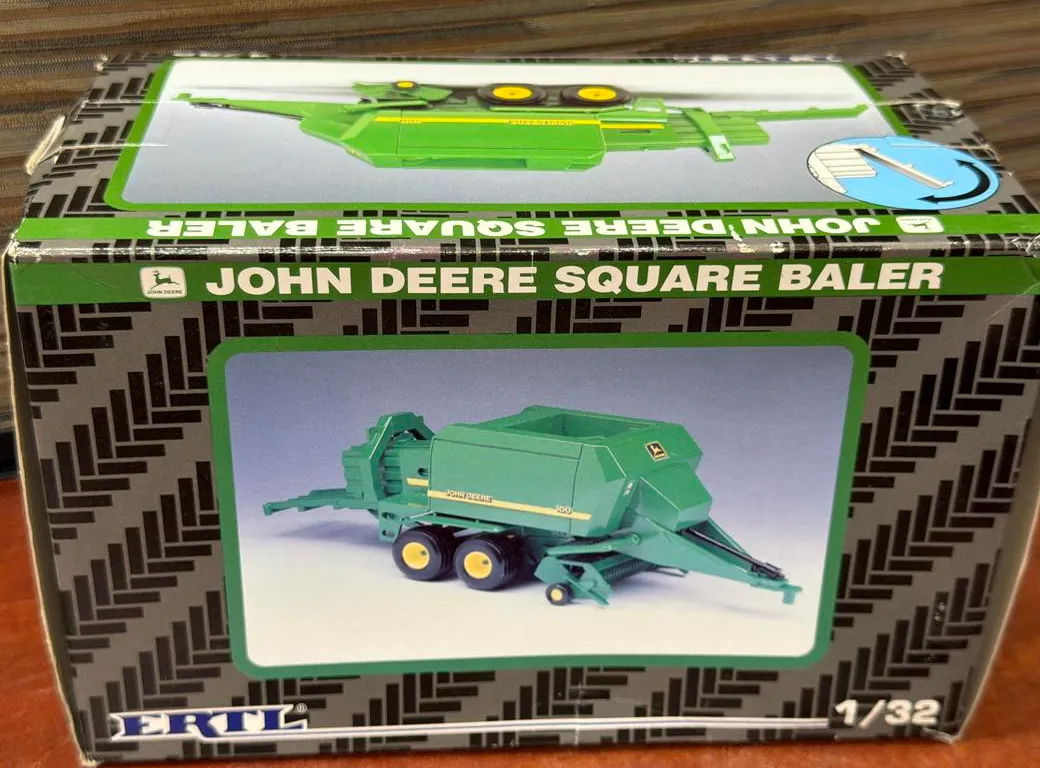 John Deere 100 Square Baler - 1/32