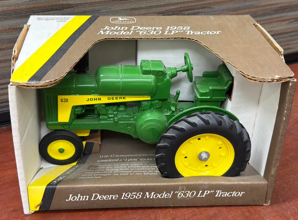 John Deere 630 LP Tractor (1958) - 1/16