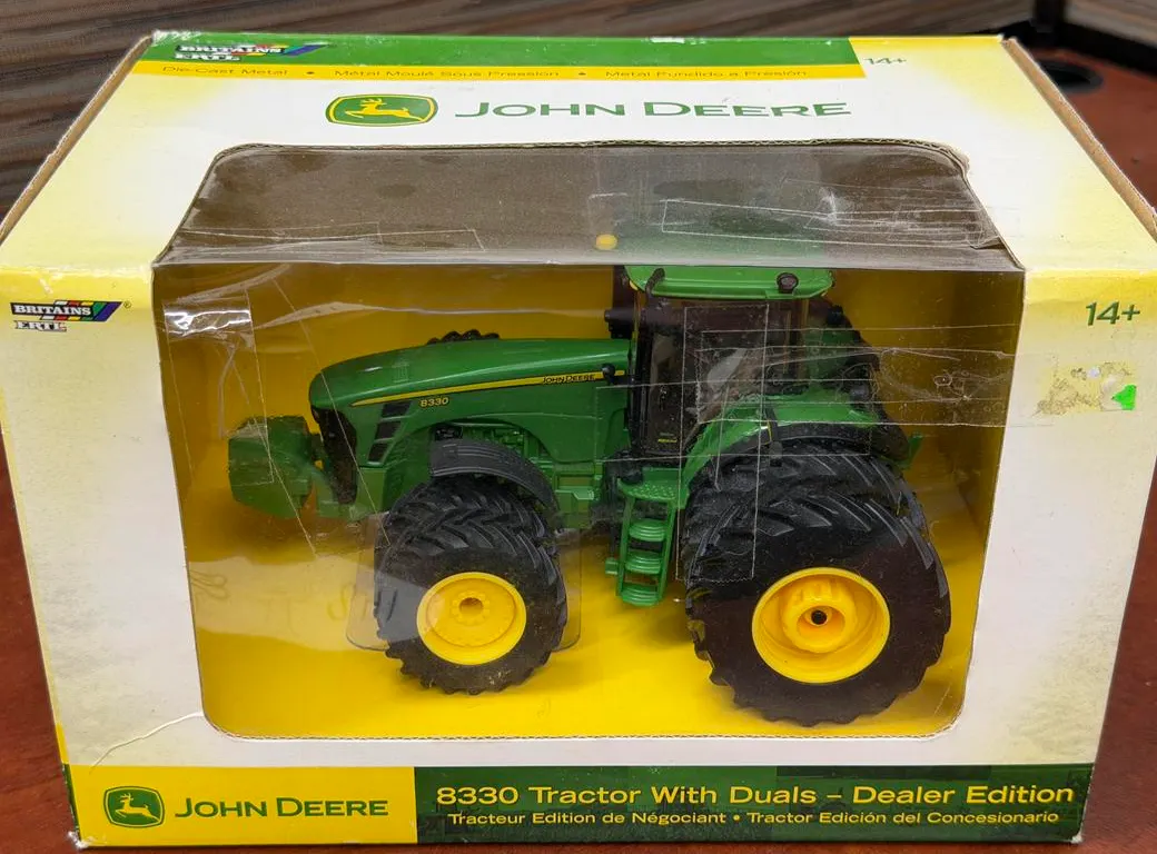 John Deere 8330 Tractor with Duals - Dealer Ed - 1/32