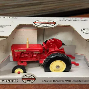 David Brown 990 Implematic Tractor - 1/32
