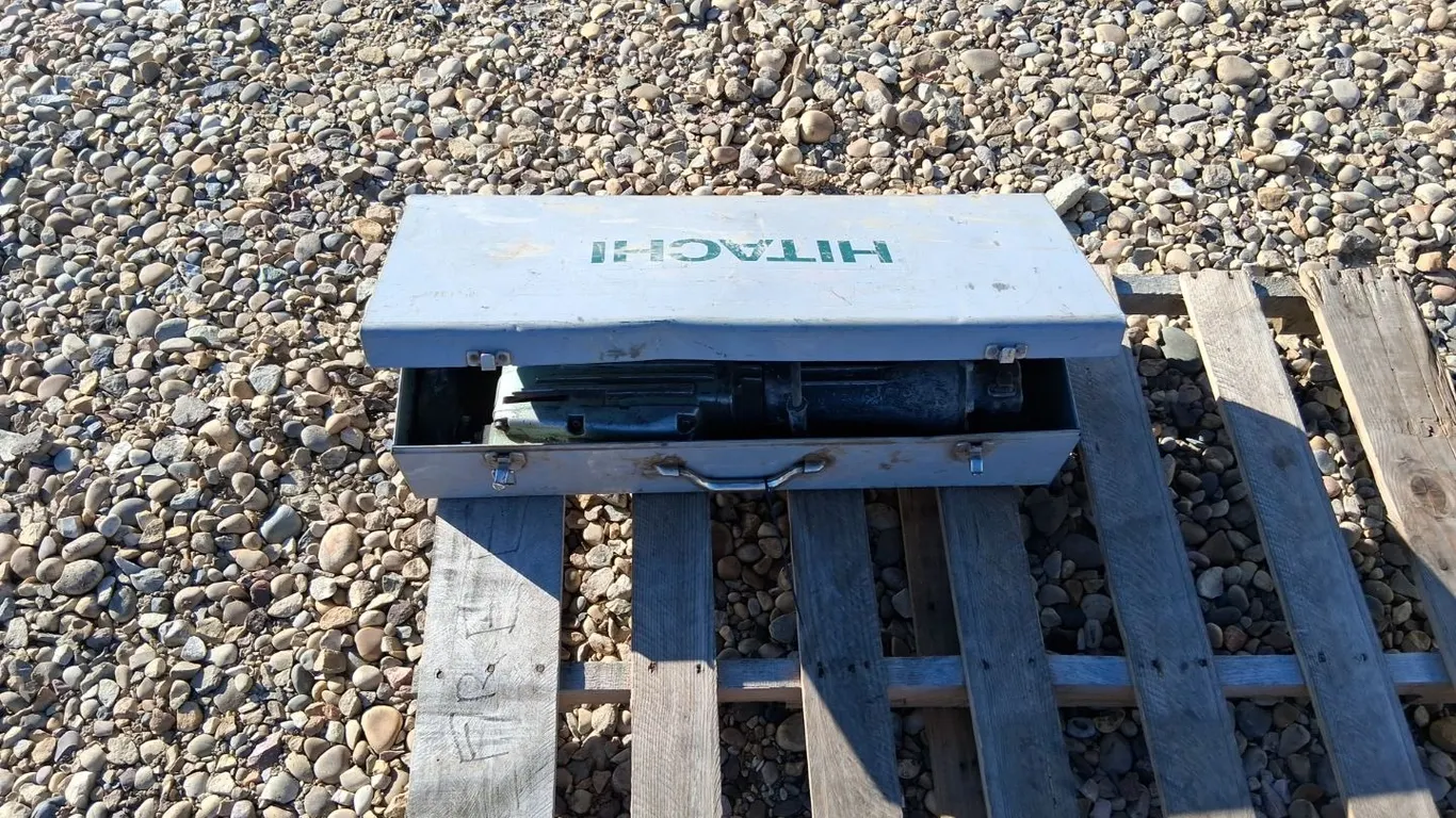 Hitachi Concrete Breaker
