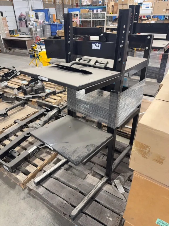Pallet of (2) Heavy-Duty Display Racks