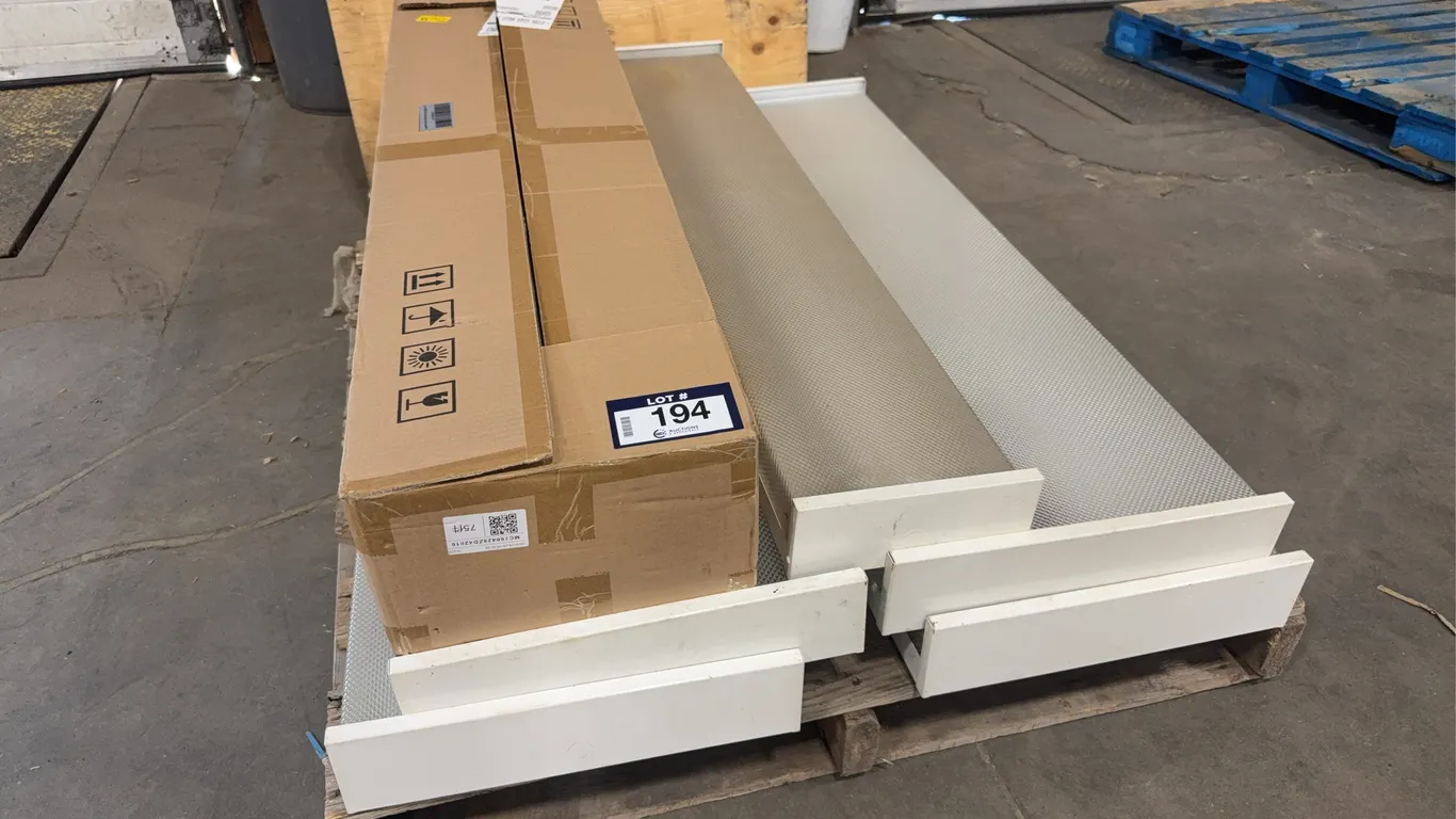 Pallet of (5) Floursexent Lights w/ (1) Box of Bulbs