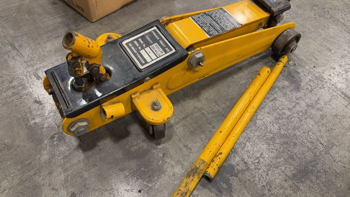 3,000lb. Capacity Hydraulic Trolley Jack