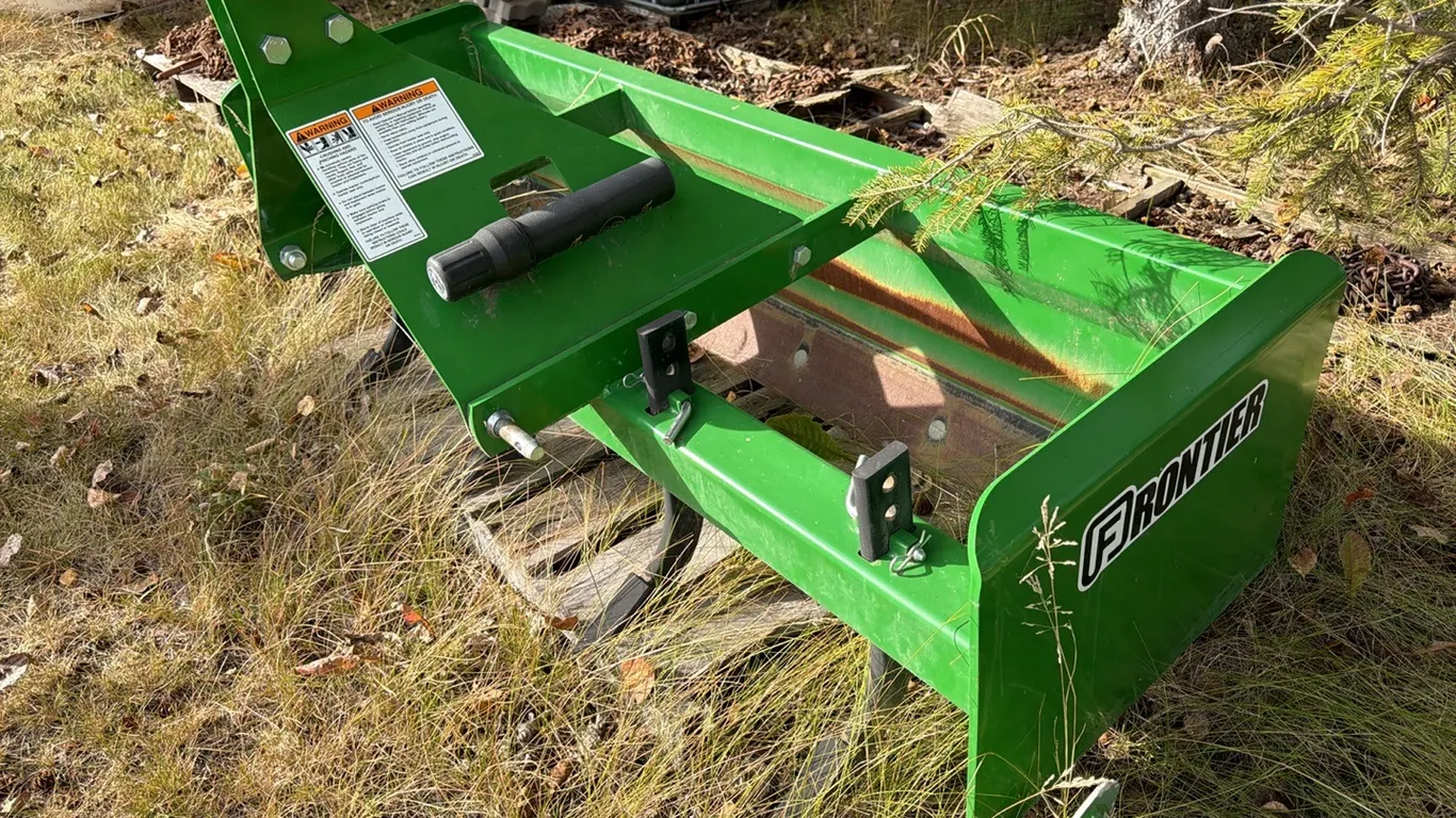 6’ Frontier 3pt Box Blade Scraper/ Leveler w/ Ripper Teeth, Mild Use