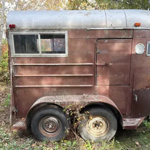 2 Horse Trailer, Seperation Stalls abd Tack Storage, Twin Axle