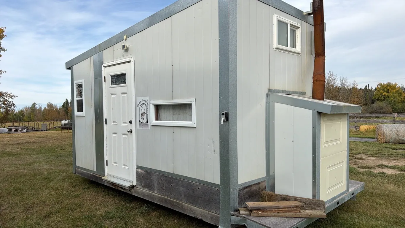 9’x16’ Walleye Hunter Ice fishing Shack on Skids, Wood Heater, Stove, Bathroom, Bunk Beds, Water Heater, More