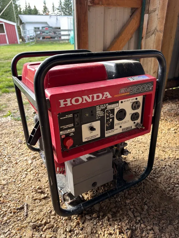 Honda EM3000 Cycloinverter Generator