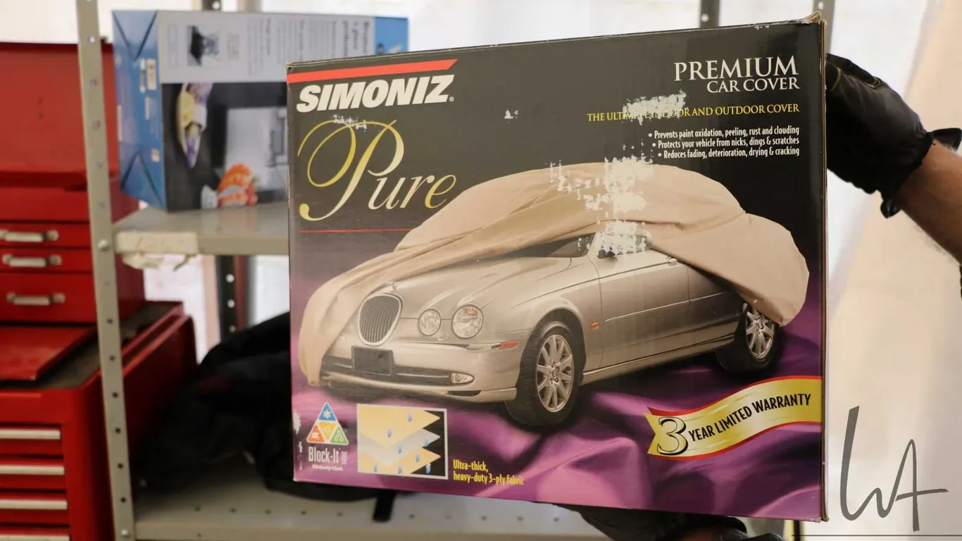Simoniz car cover, size unknown