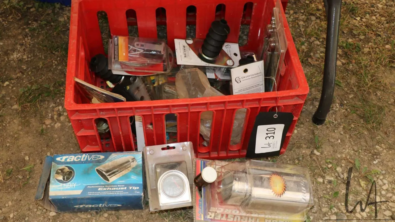 Selection of miscellaneous truck items including boots, gauge, exhaust tip etc.