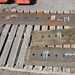 Cutting Edges for Case Loader/24-30-1020R