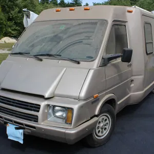 1985 Winnebago LeSharo Camper