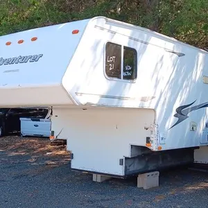2004 Western Canada 106 DBS Slide in Camper