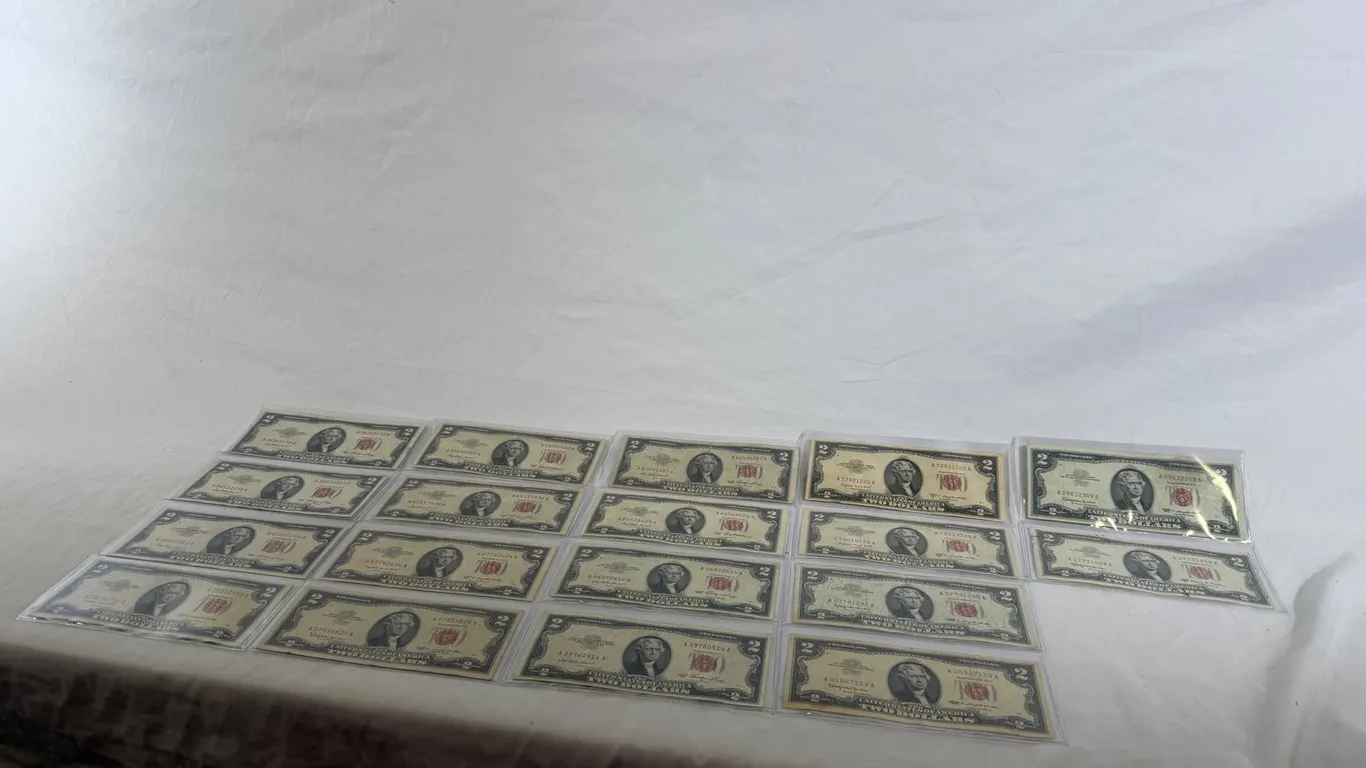 (18) RED SEAL TWO DOLLAR BILLS
