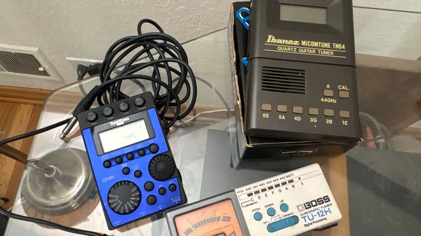 GUITAR EFFECTS PROCESSOR & TUNERS