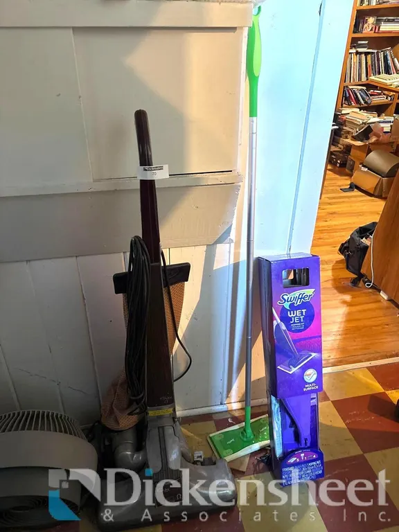 SWIFFER WETJET MOPPING KIT & FLOOR MOP
