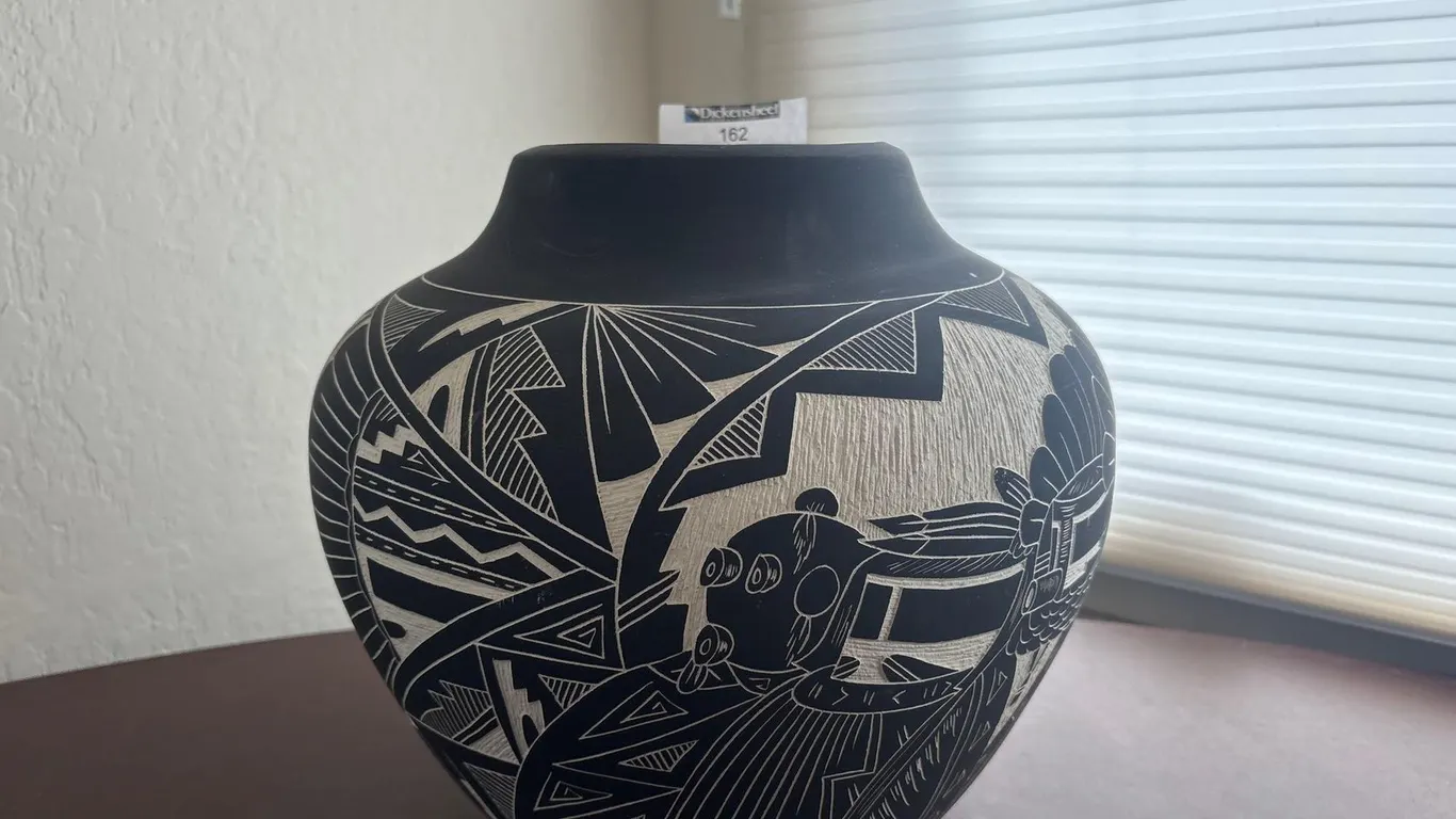 SIGNED ACOMA NM POTTERY VASE