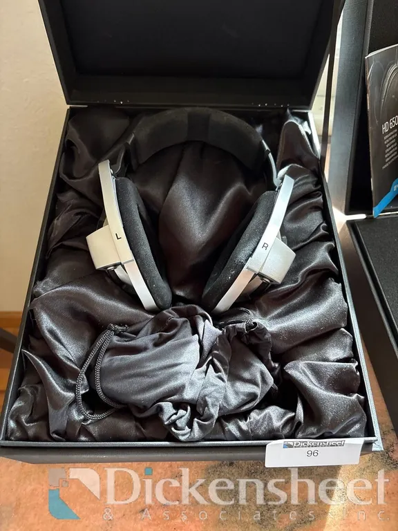 SENNHEISER HD 800 HEADPHONES WITH BOX