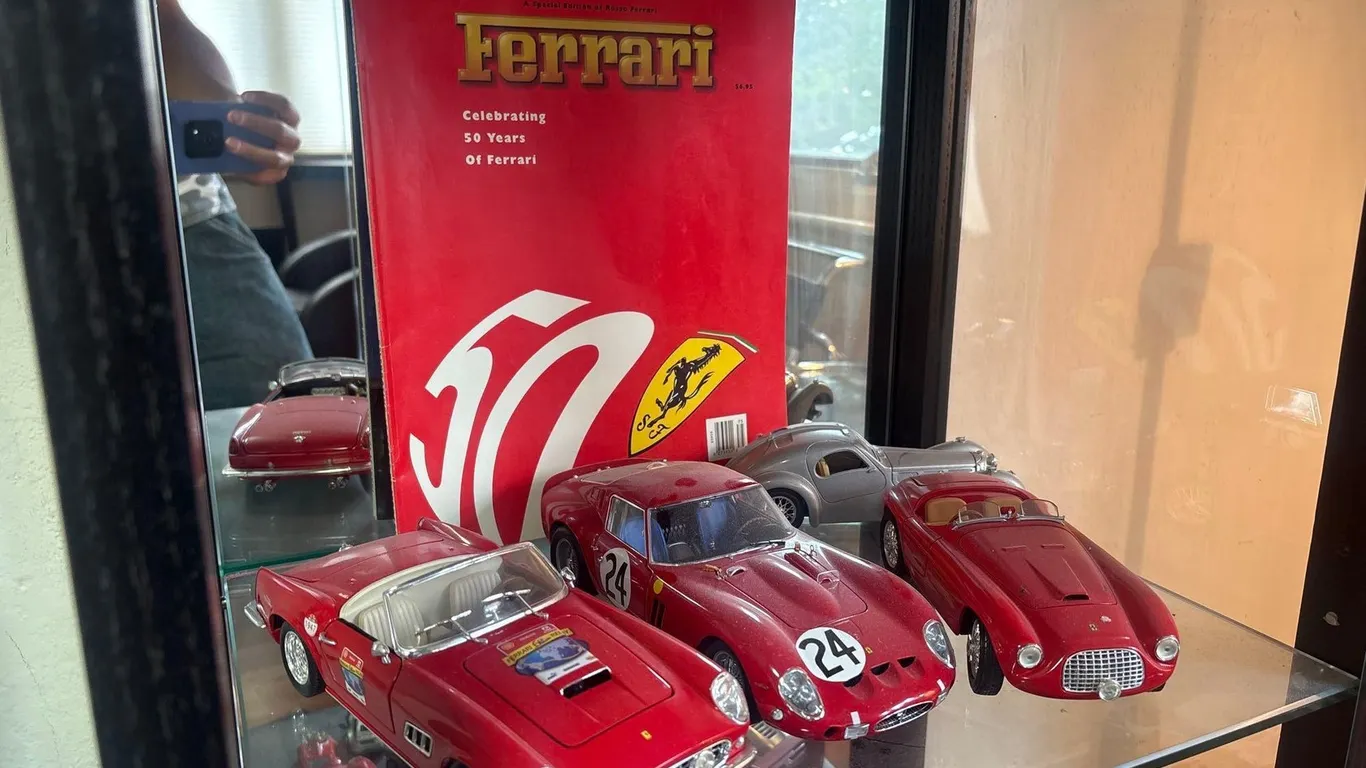 MODEL CARS, MOTORCYCLES & AUTOMOTIVE BOOKS