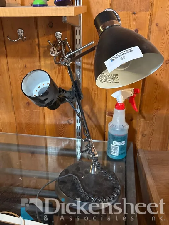 ADJUSTABLE DESK LAMP