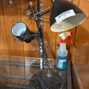 ADJUSTABLE DESK LAMP