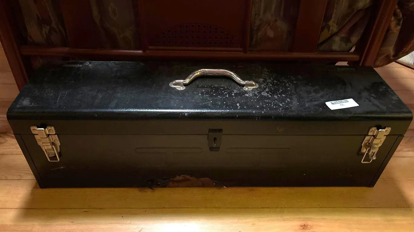 HARD CASE WITH UMBRELLA