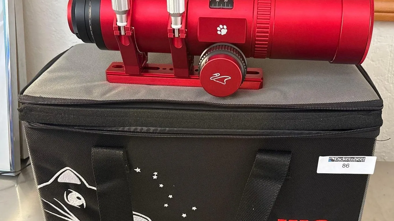 WILLIAM OPTICS TELESCOPE WITH CARRYING CASE