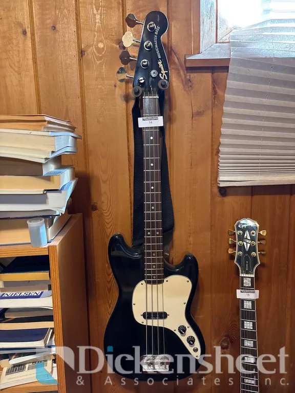 SQUIER BY FENDER VISTA SERIES MUSICMASTER ELECTRIC BASS GUITAR