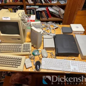 VINTAGE APPLE MACINTOSH COMPUTER EQUIPMENT