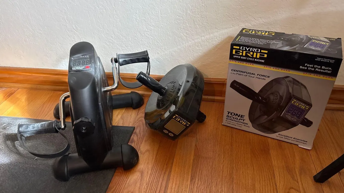 EXERCISE EQUIPMENT WITH GYRO GRIP & DUMBBELLS