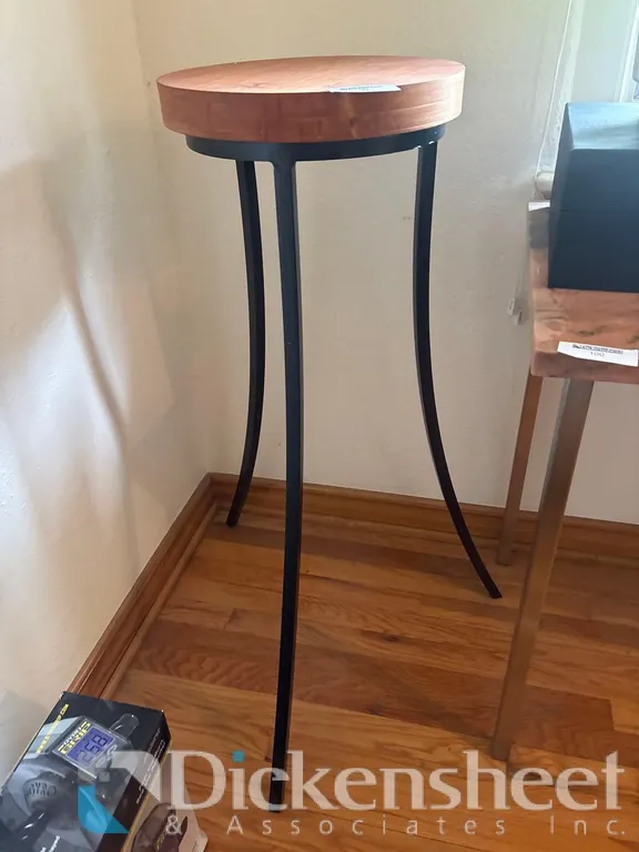 ROUND WOOD TOP METAL LEG PEDESTAL TABLE