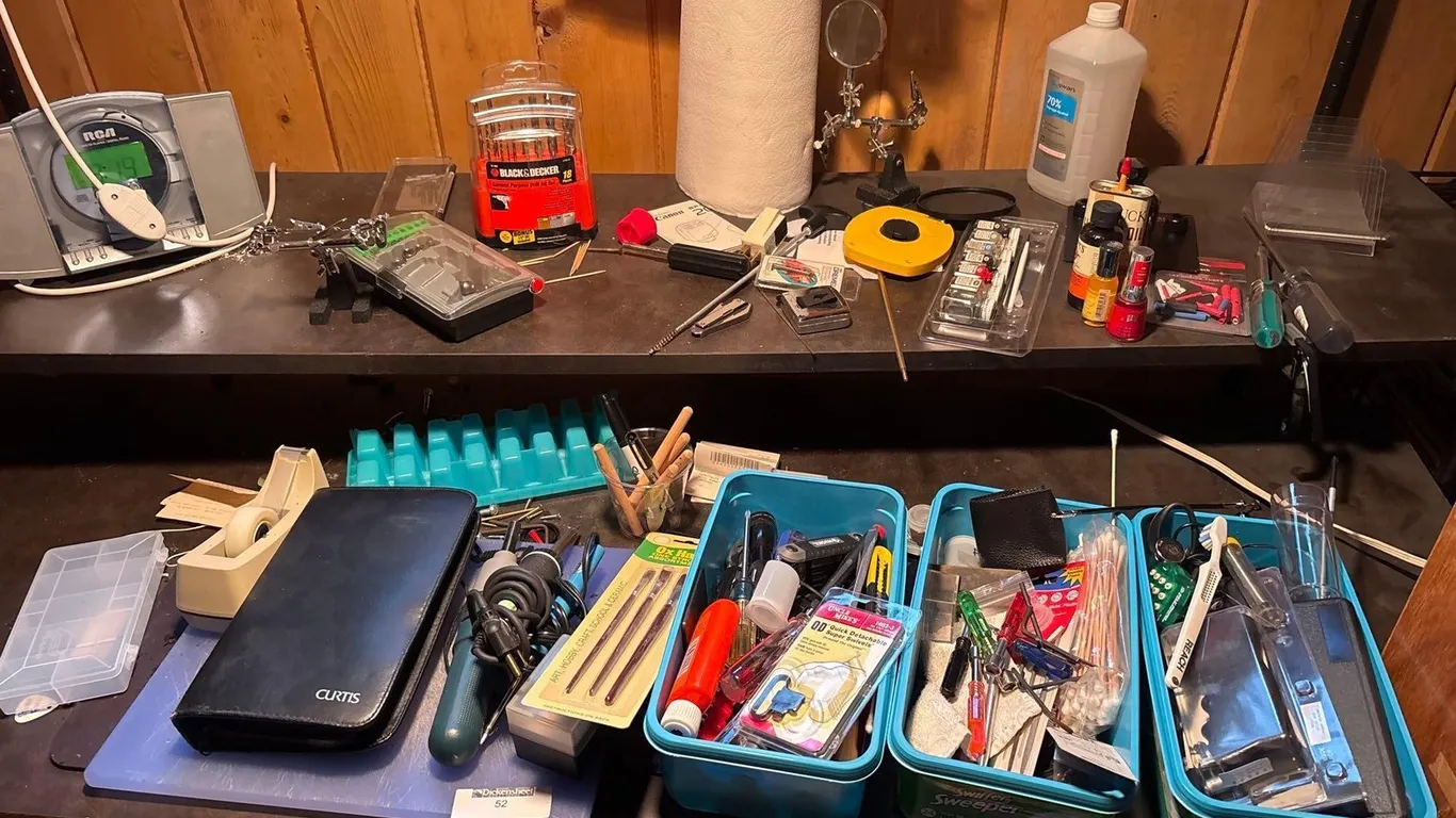 HOBBY HAND TOOLS & WORKBENCH ACCESSORIES