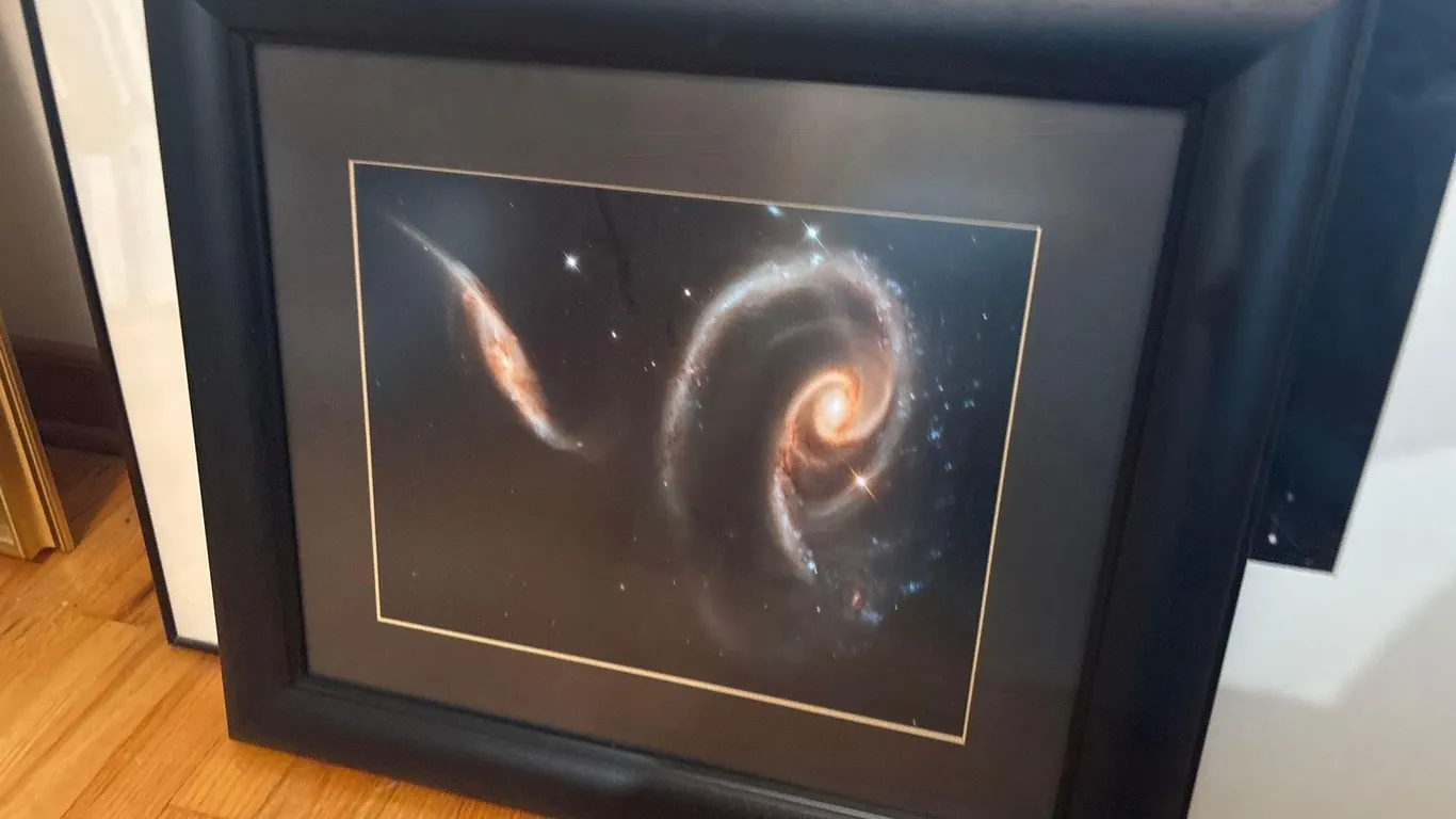 FRAMED ARTWORK & PHOTOGRAPHY