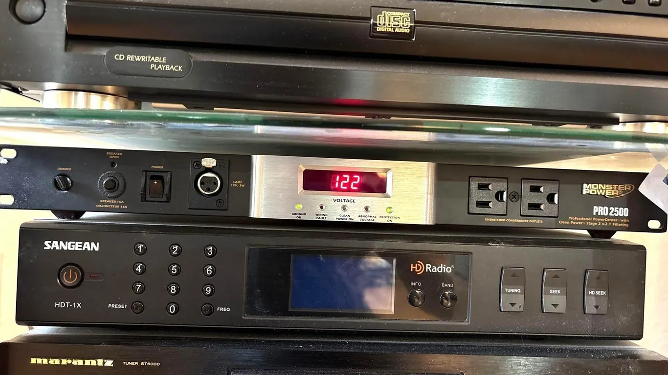 MONSTER POWER PRO 2500 POWERCENTER