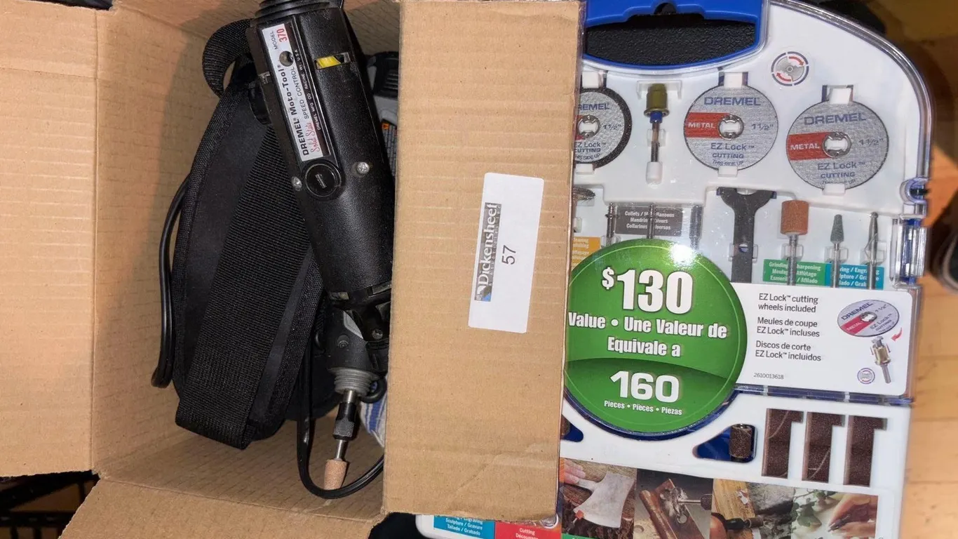 DREMEL ROTARY TOOLS WITH ACCESSORY KIT