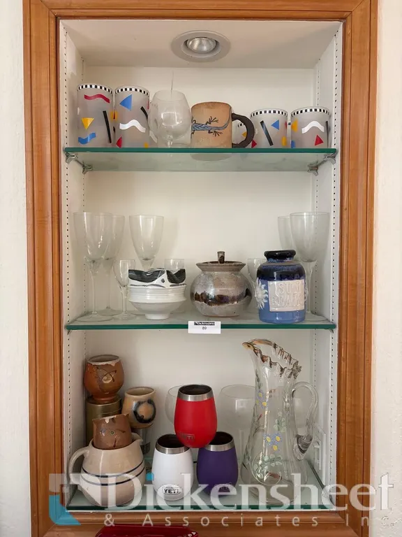 GLASSWARE, MUGS, PITCHERS, TUMBLERS & POTTERY