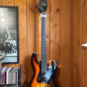SUNBURST ELECTRIC BASS GUITAR