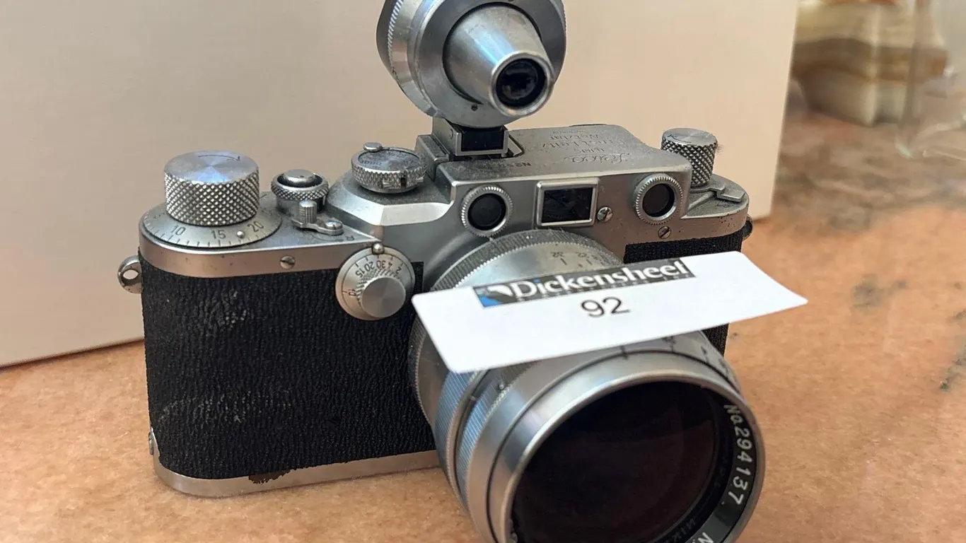 LEICA CAMERA WITH NIKKOR 13.5CM LENS & VIEWFINDER