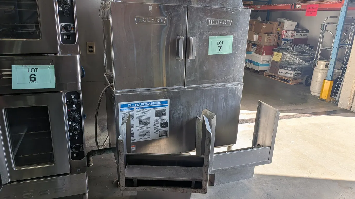 Single-Tank Commercial Rack Conveyor Dishwasher