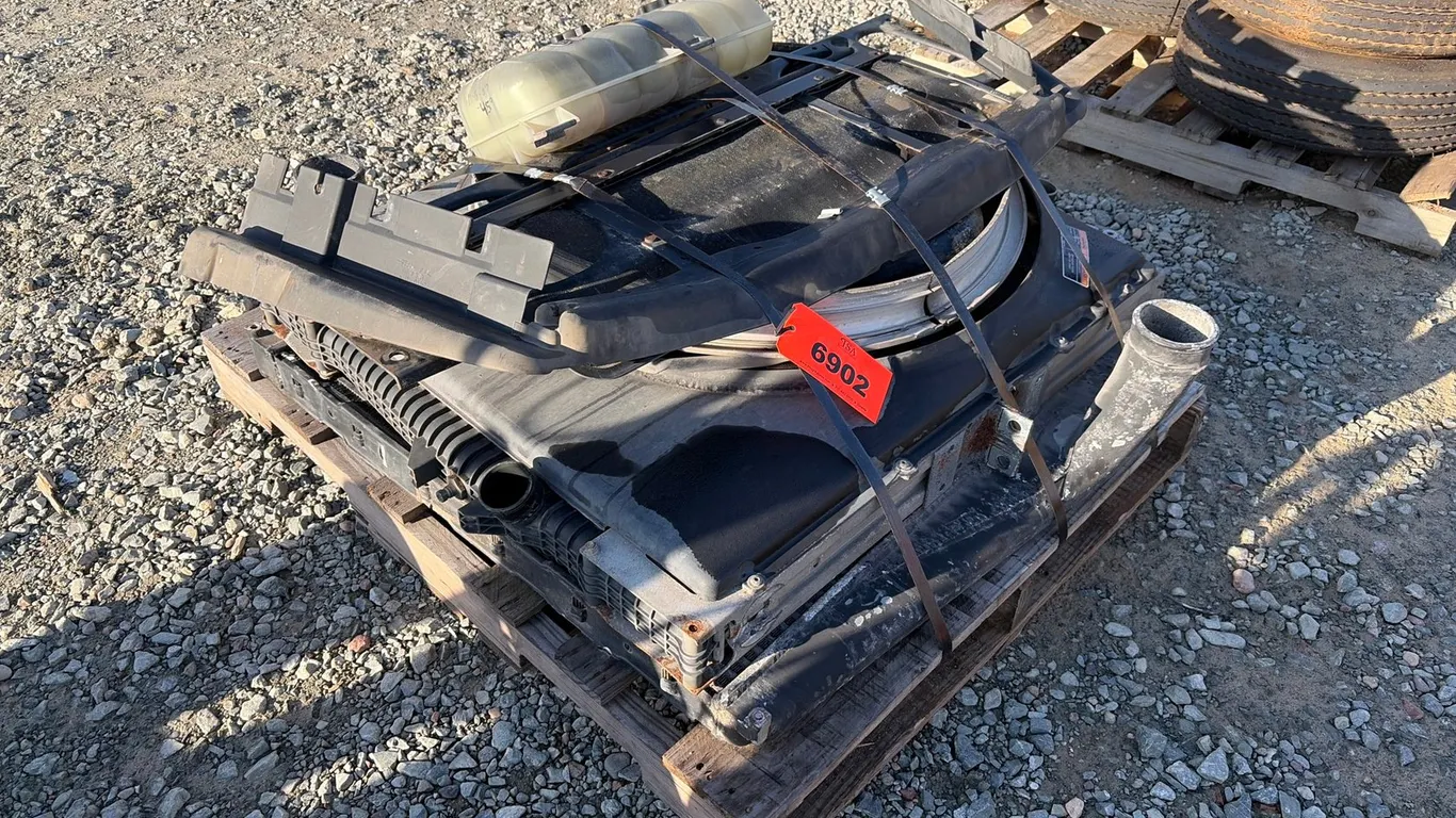 1999 Volvo Radiator