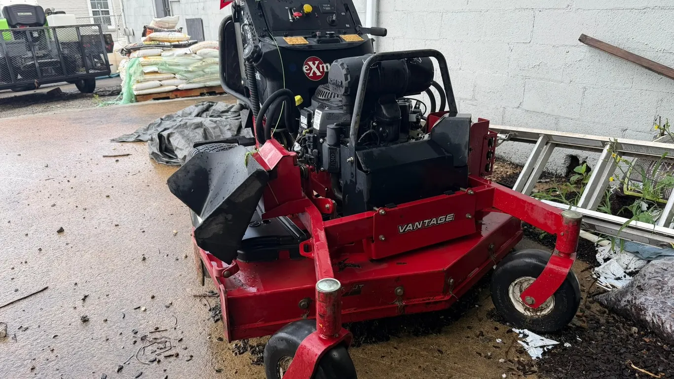 2016 eXmark 52" Stand-On Mower