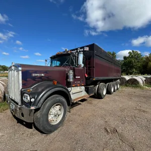 1981 Kenworth W900 Silage/Grain Truck