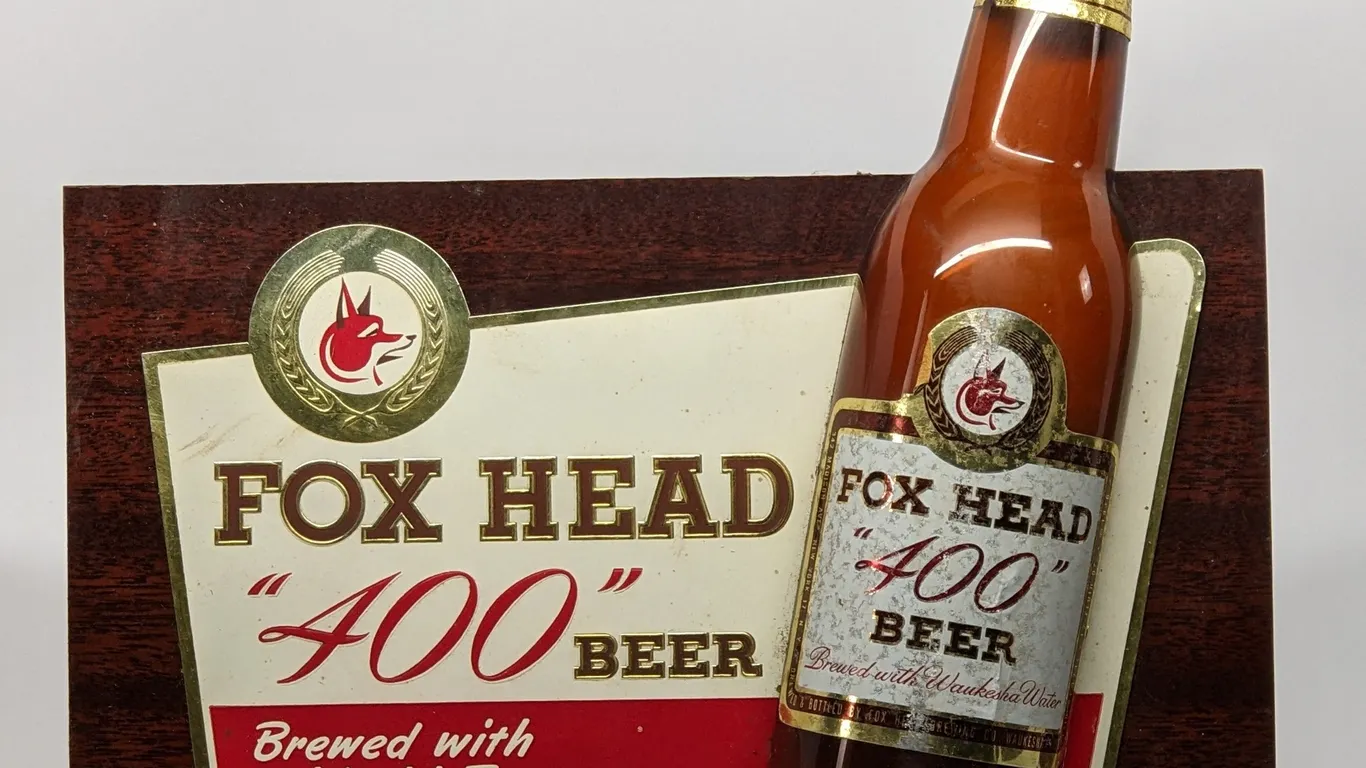 FOX HEAD 400 BEER WAUKESHA WISCONSIN SIGN