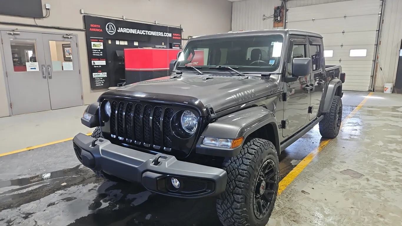 2021 Jeep Gladiator 4x4 Willys 4dr Crew Cab 5.0 ft. SB