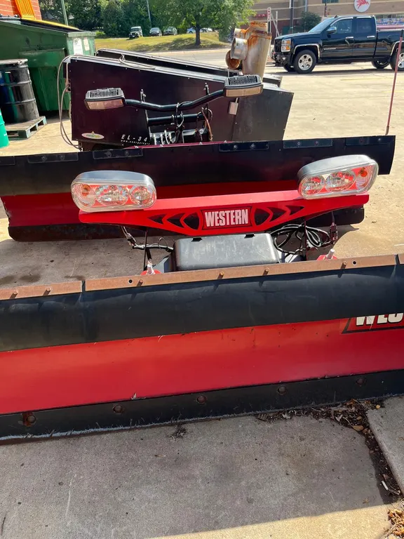 Western HTS 7'6" Plow