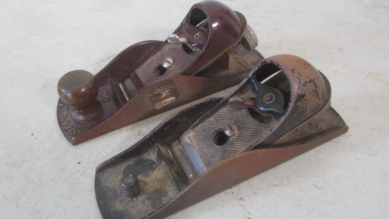 (2) Small Hand Planes