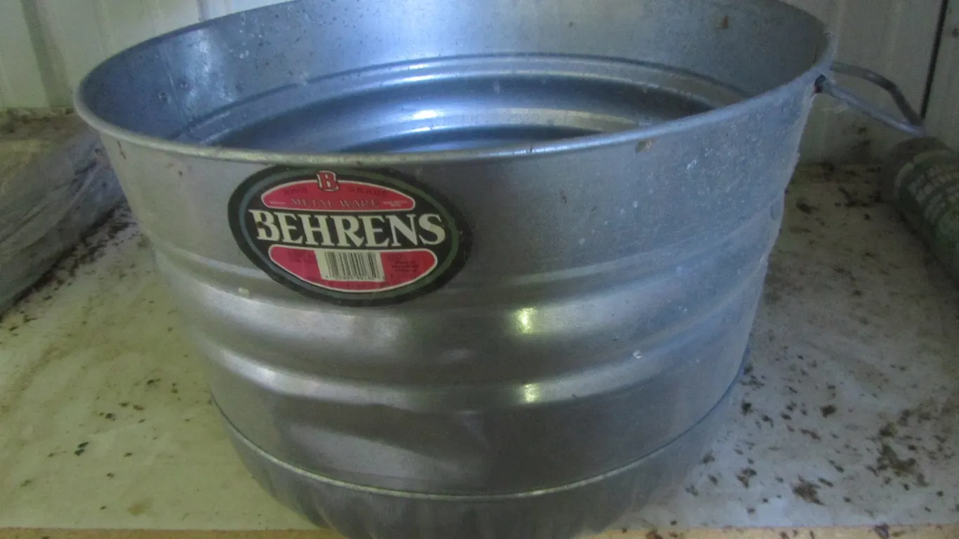 Behrens Metal Bushel Basket